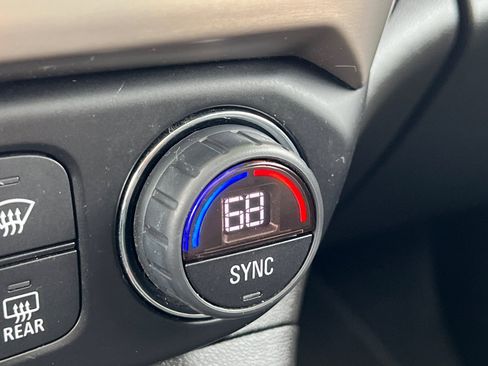 Used 2021 GMC Acadia Denali w/ Denali Ultimate Package image 30