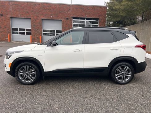 Certified 2023 Kia Seltos S w/ Navigation Package image 2