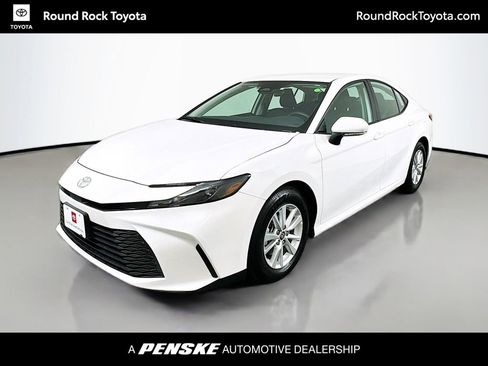 Used 2025 Toyota Camry LE image 1