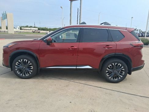 New 2026 Nissan Rogue Platinum AWD/4WD image 4