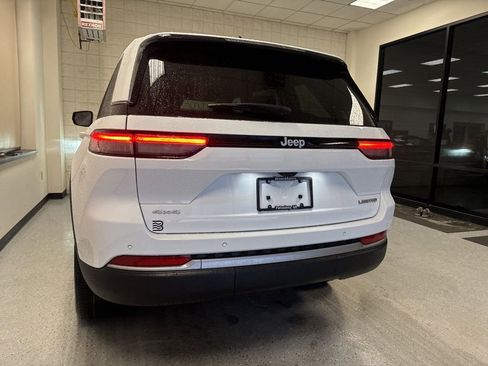 New 2026 Jeep Grand Cherokee Limited AWD/4WD image 17