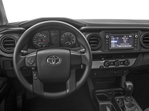 Used 2017 Toyota Tacoma SR image 4