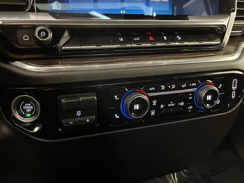 Used 2024 Chevrolet Silverado 2500 LT w/ Convenience Package image 23