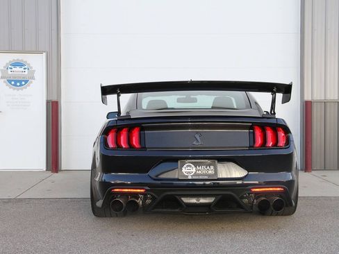Used 2021 Ford Mustang Shelby GT500 w/ Carbon Fiber Track Pack RWD image 7