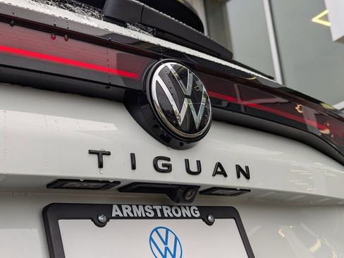 New 2026 Volkswagen Tiguan SE R-Line AWD/4WD image 31