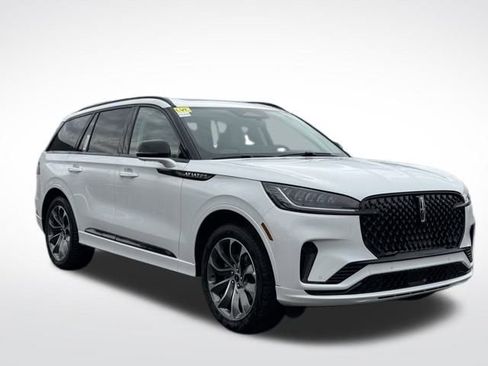 New 2026 Lincoln Aviator Reserve image 4