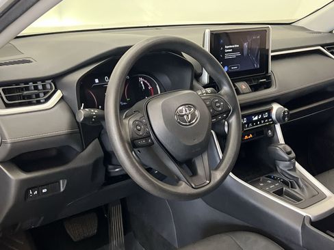 Used 2024 Toyota RAV4 XLE FWD image 15