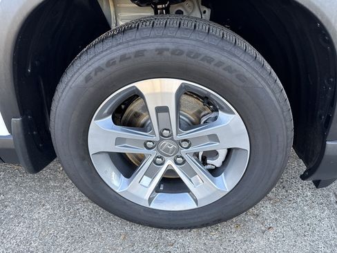 Used 2025 Honda Pilot EX-L image 12