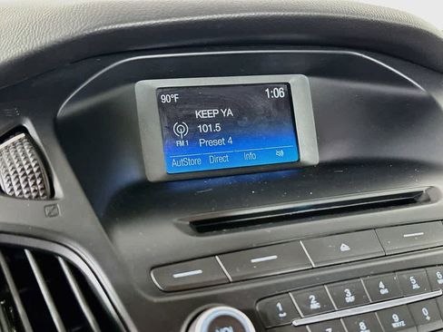 Used 2015 Ford Focus SE FWD image 16