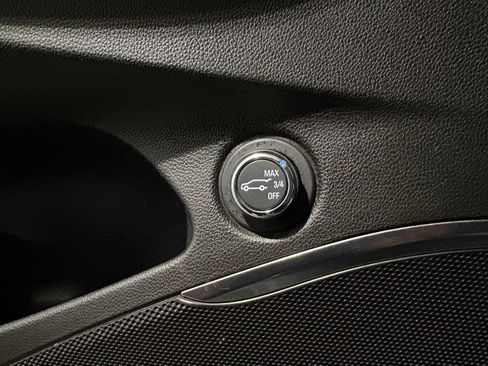 Used 2024 Buick Enclave Premium image 20