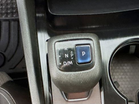 Used 2022 Nissan Rogue SV image 16