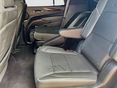 Used 2024 Cadillac Escalade Premium Luxury AWD/4WD image 26