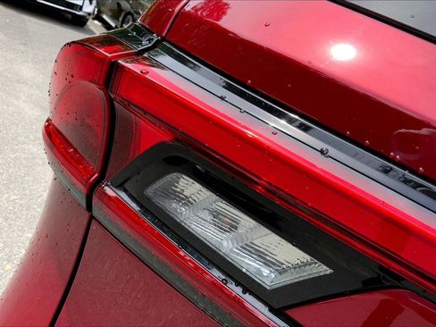 Used 2024 Toyota Grand Highlander AWD image 32
