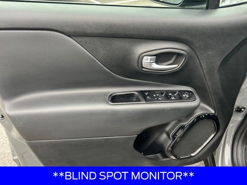 Used 2022 Jeep Renegade Altitude image 10