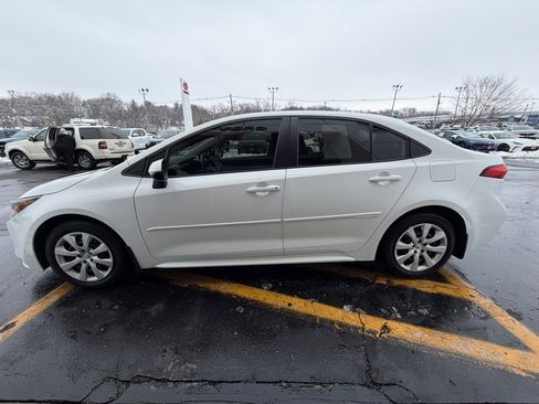 Used 2024 Toyota Corolla LE image 8