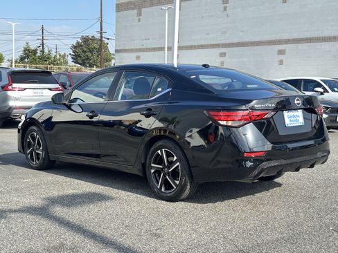 Used 2025 Nissan Sentra SV FWD image 4