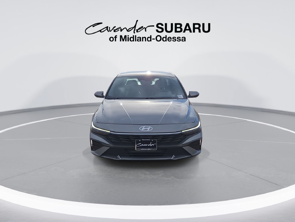 Used 2024 Hyundai Elantra SEL FWD image 3