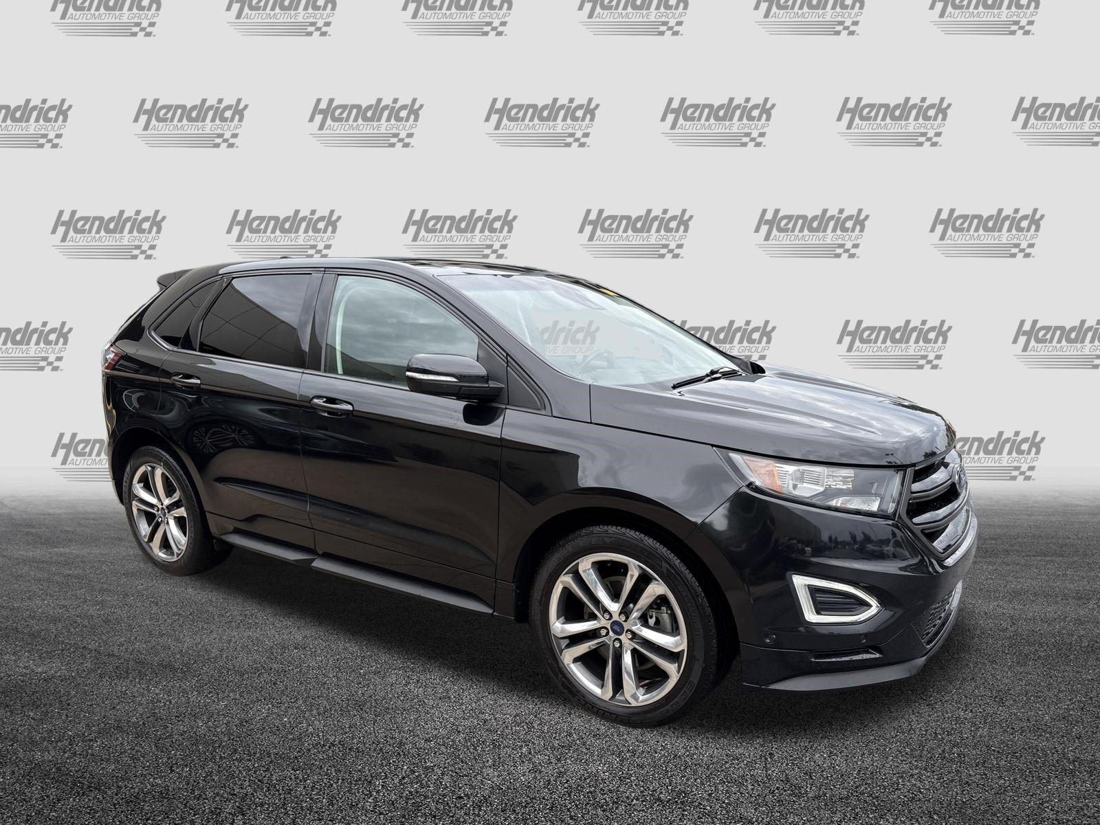 Used 2015 Ford Edge Sport w/ Equipment Group 401A FWD image 3