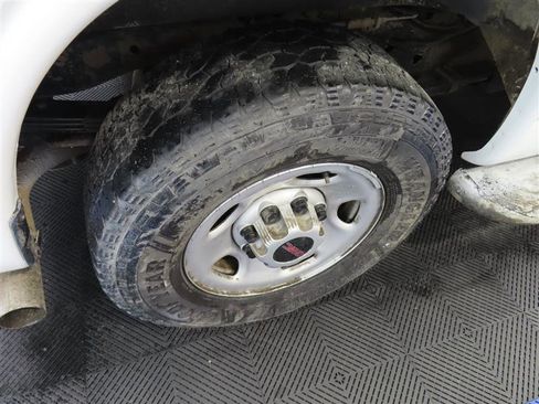 Used 2024 GMC Savana 2500 w/ Driver Convenience Package image 8