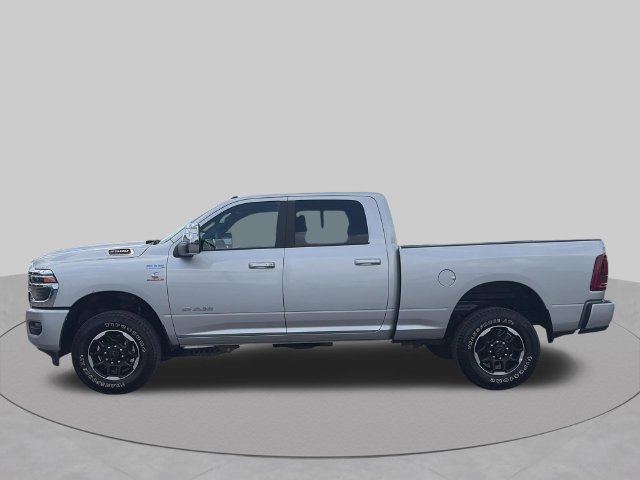 Used 2026 RAM 2500 Laramie AWD/4WD image 2