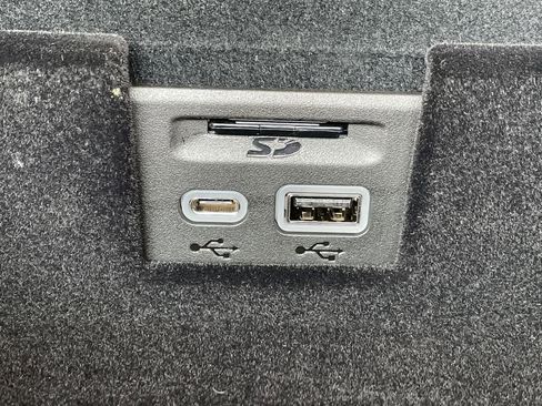 Certified 2025 Cadillac XT5 Premium Luxury w/ LPO, Floor Liner Package image 27