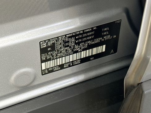 Used 2022 Toyota RAV4 LE FWD image 39