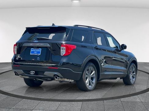 Certified 2023 Ford Explorer XLT w/ Equipment Group 202A RWD image 5