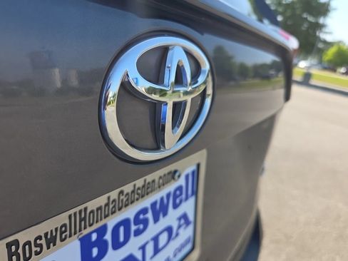 Used 2019 Toyota RAV4 XLE w/ Convenience Package FWD image 30