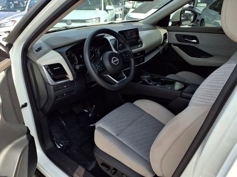 Used 2023 Nissan Rogue SV image 17