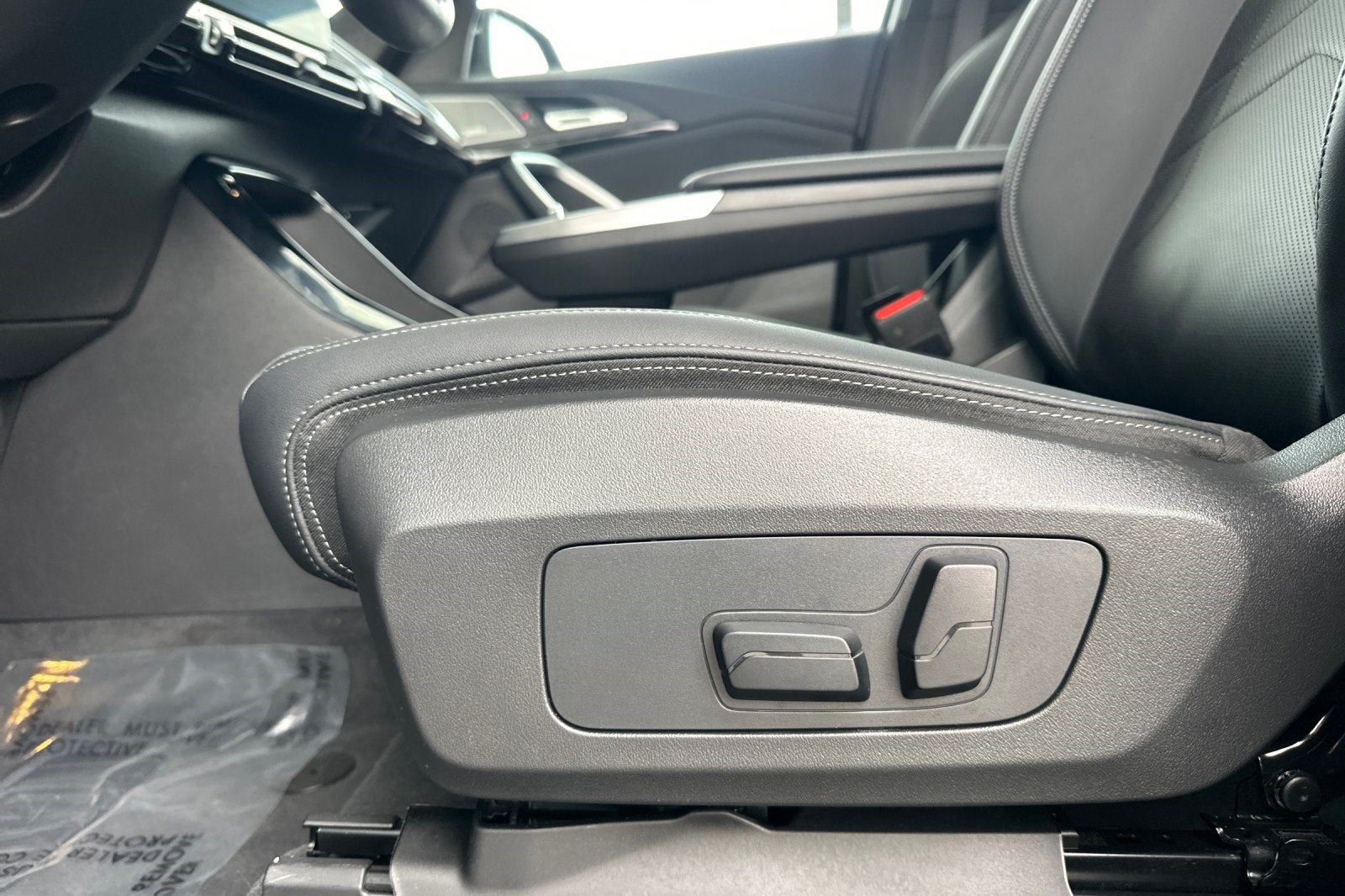 Used 2026 BMW X1 xDrive28i w/ Technology Package AWD/4WD image 14
