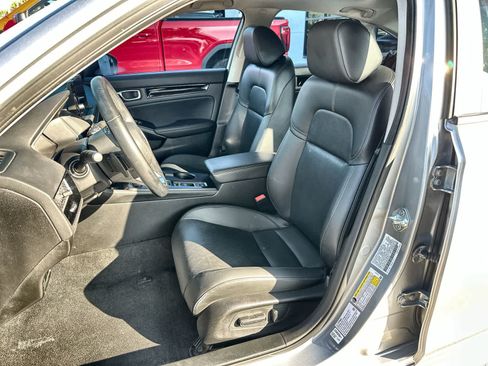 Used 2022 Honda Civic Touring image 3