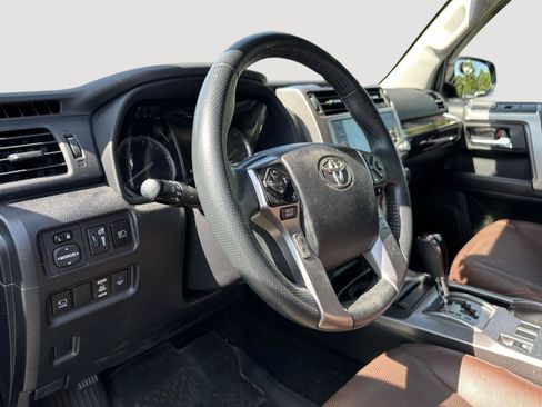 Used 2022 Toyota 4Runner Limited AWD/4WD image 11