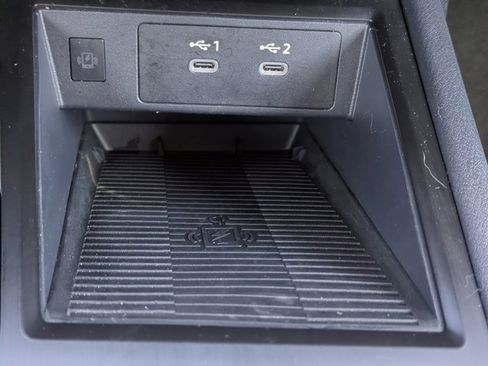 Used 2025 Nissan Kicks SV image 21