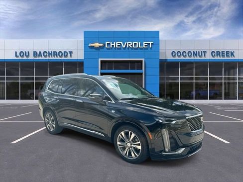 Used 2023 Cadillac XT6 Premium Luxury FWD image 2