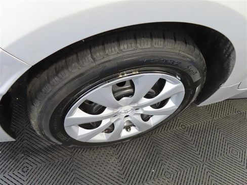 Used 2024 Toyota Corolla SE FWD image 8