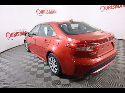 Used 2021 Toyota Corolla LE image 8