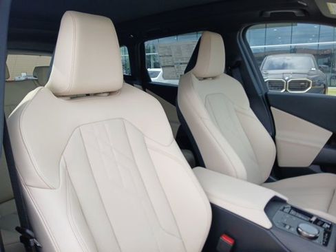 New 2025 BMW X3 xDrive30i w/ Convenience Package image 17