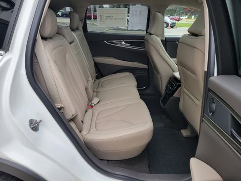 Certified 2023 Lincoln Nautilus Reserve w/ Equipment Group 201A image 35