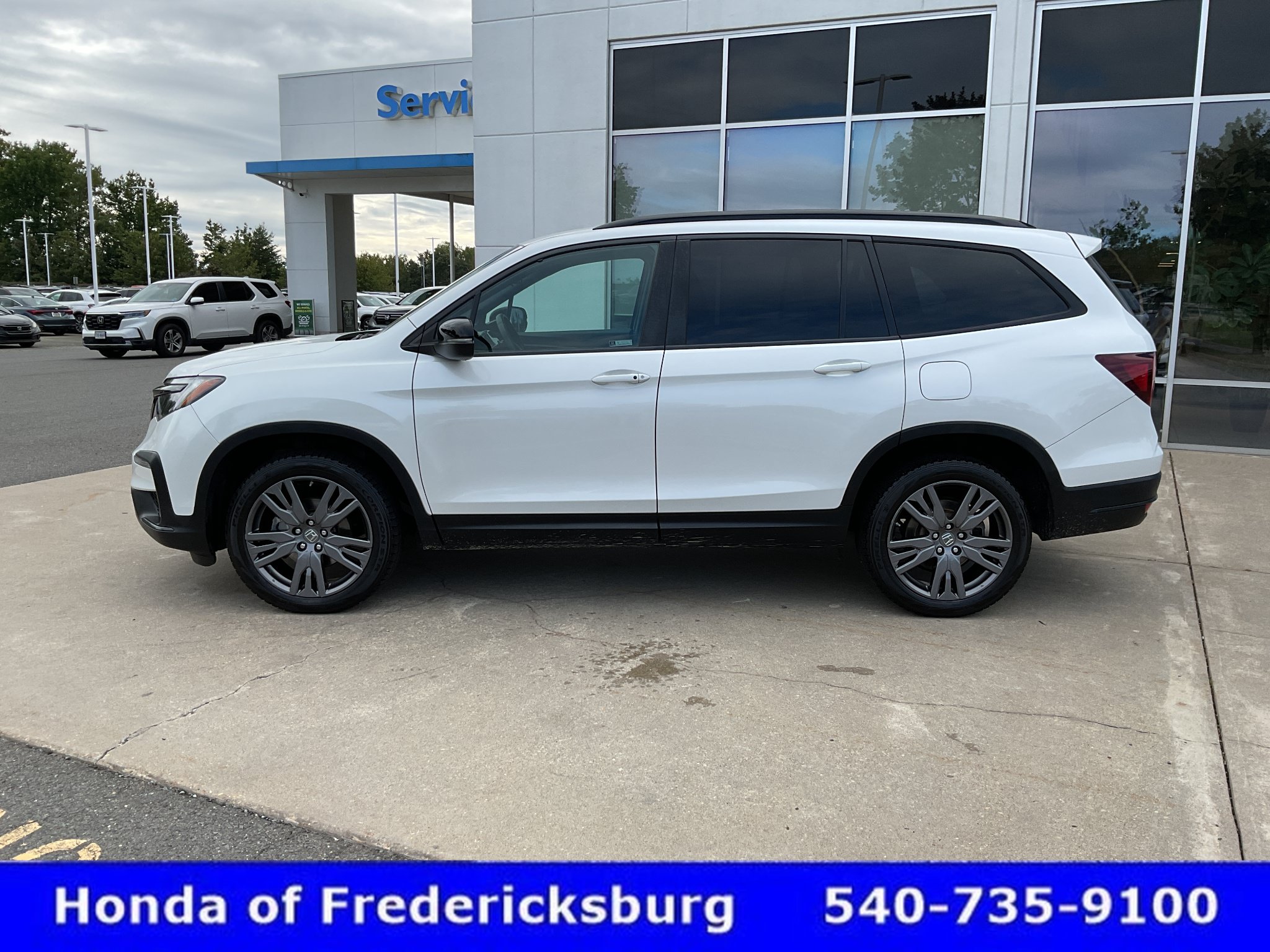Certified 2022 Honda Pilot Sport image 2