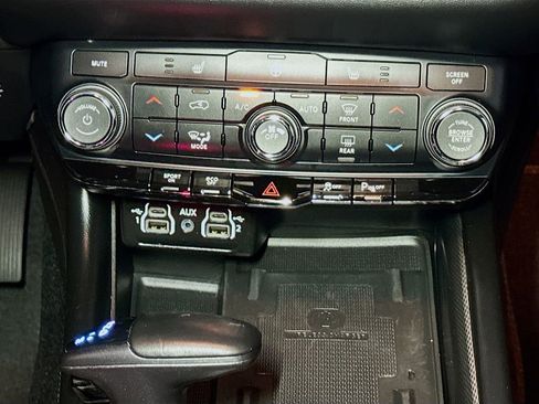 Used 2022 Dodge Durango R/T AWD/4WD image 13
