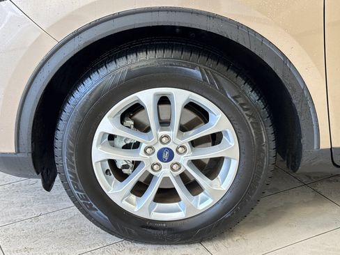 Certified 2020 Ford Escape SE image 26
