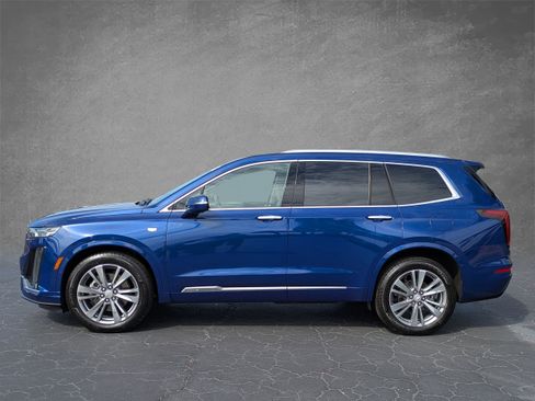 Certified 2024 Cadillac XT6 Premium Luxury image 3