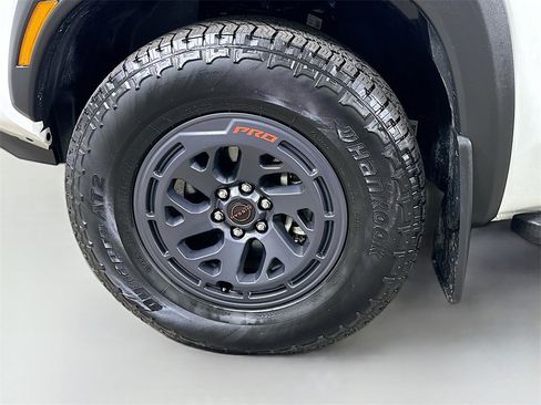 Used 2025 Nissan Frontier PRO-4X w/ Pro Convenience Package image 8