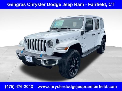 Used 2023 Jeep Wrangler Unlimited Sahara w/ Cold Weather Group AWD/4WD image 3