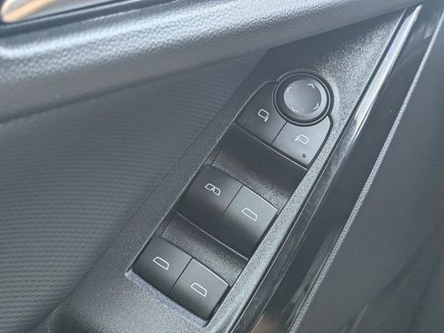 Used 2025 Chevrolet Equinox LT FWD image 21