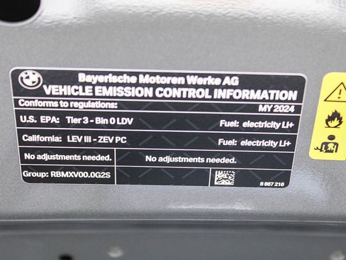 Certified 2024 BMW i4 eDrive40 w/ Premium Package RWD image 28