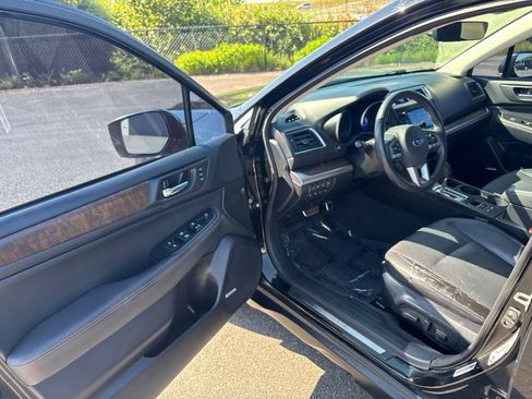 Used 2017 Subaru Outback 3.6R Limited AWD/4WD image 29