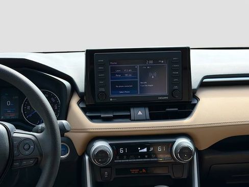 Used 2021 Toyota RAV4 XLE image 19