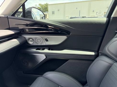 New 2026 Lincoln Nautilus Reserve AWD/4WD image 22