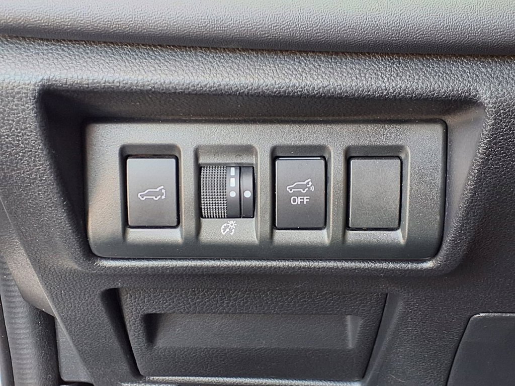Used 2022 Subaru Outback Touring AWD/4WD image 6
